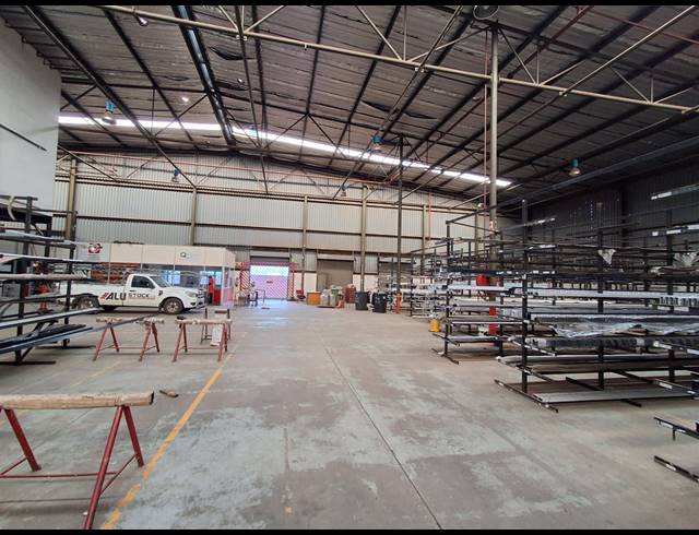 2,400M² WAREHOUSE TO LET IN HERIOTDALE